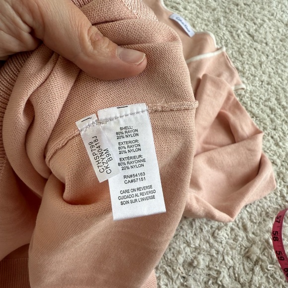 Women's Calvin Klein Sweater Size M Pink Cold Shoulder - Picture 6 of 7